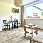 Apartment Dolpo 55 - Pouze Pro Dospele Benesov (Central Bohemian)