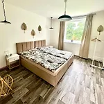 Dolpo 55 - Pouze Pro Dospělé *